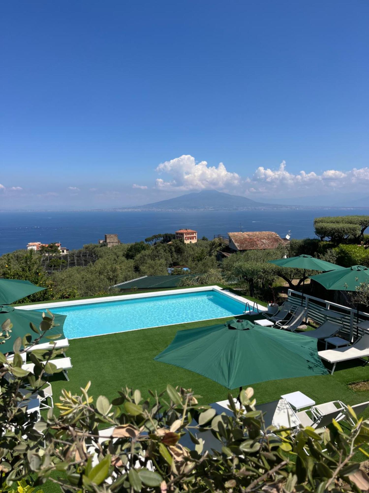 Sorrento Garden Exterior foto