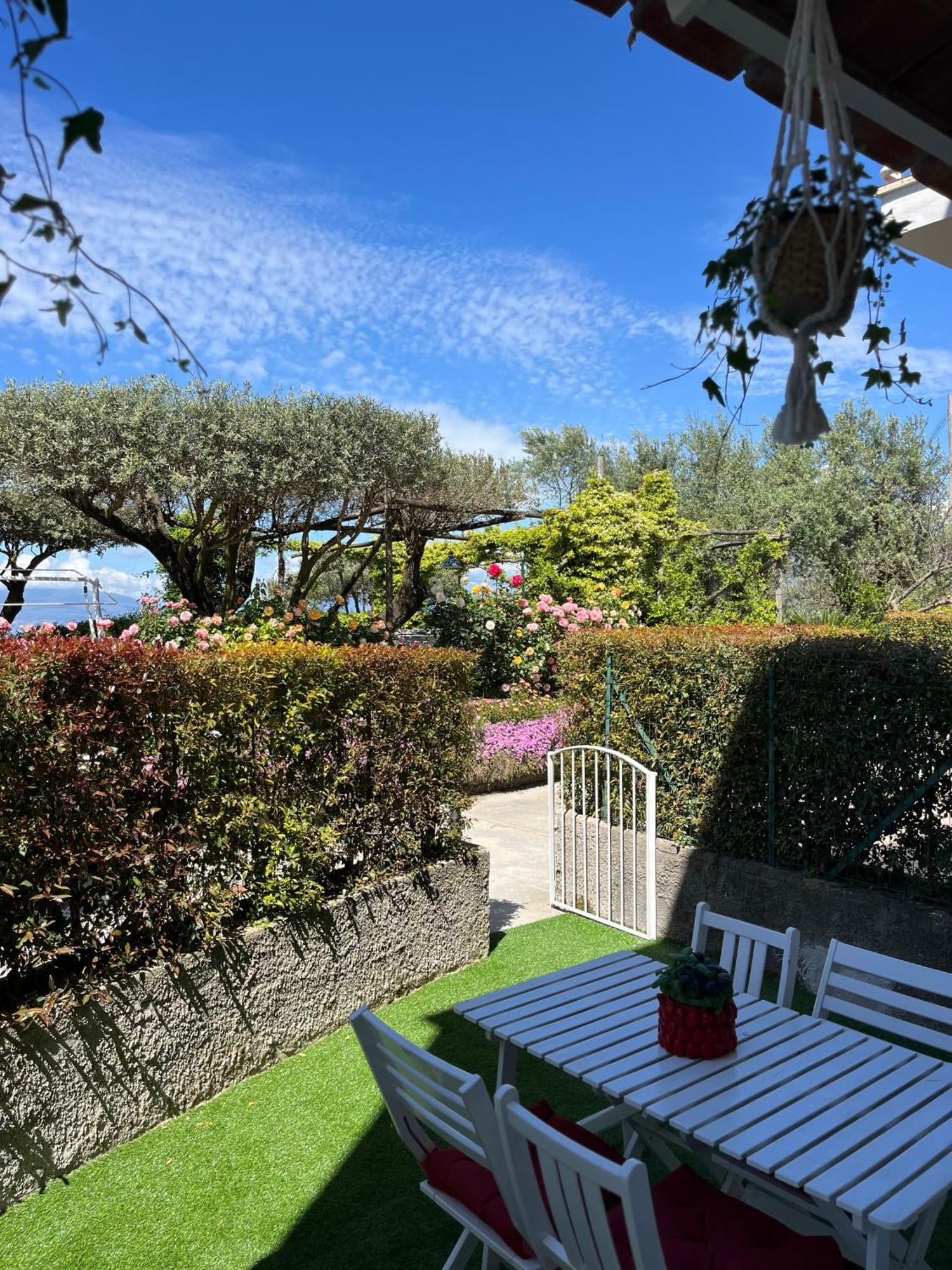 Sorrento Garden Exterior foto
